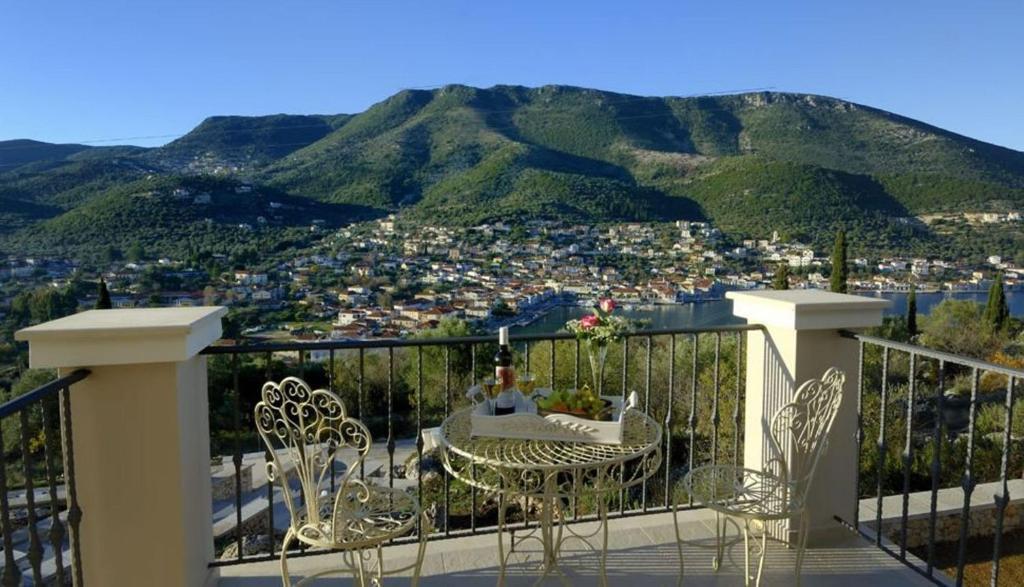 Adastra Ithaca Luxury Suites Vathy  Zimmer foto